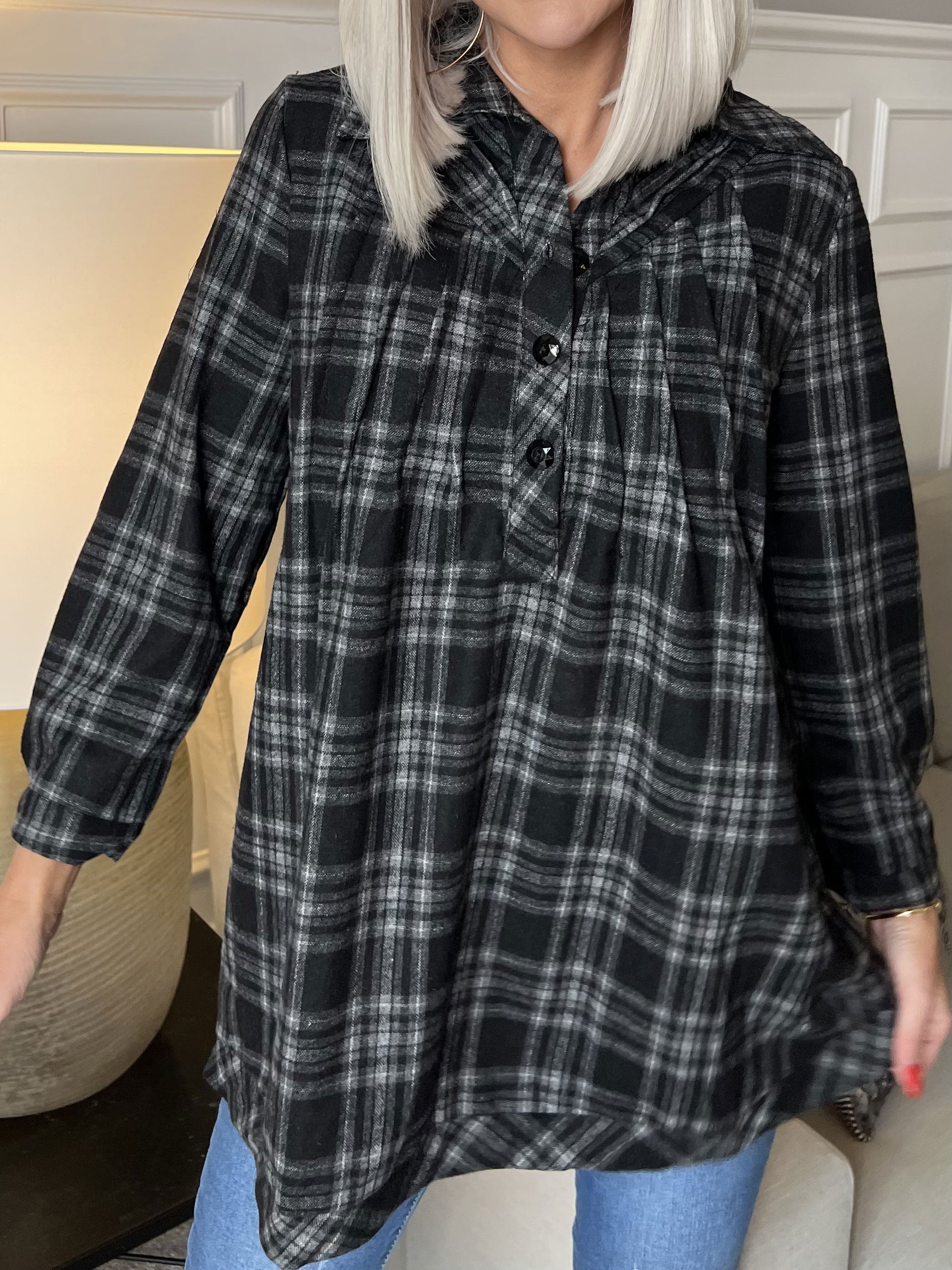 Sandra - Mjuk rutig skjorta i ull - Black